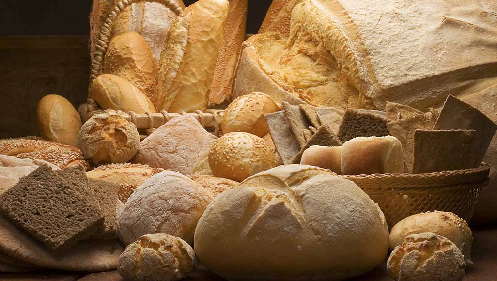 Mutélios nutrition le plaisir du pain, assiette de différents pains