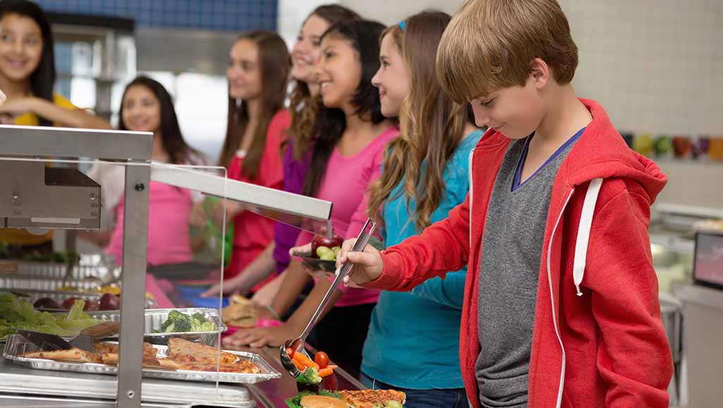 Mutélios cantine bio enfants mangeants à la cantine