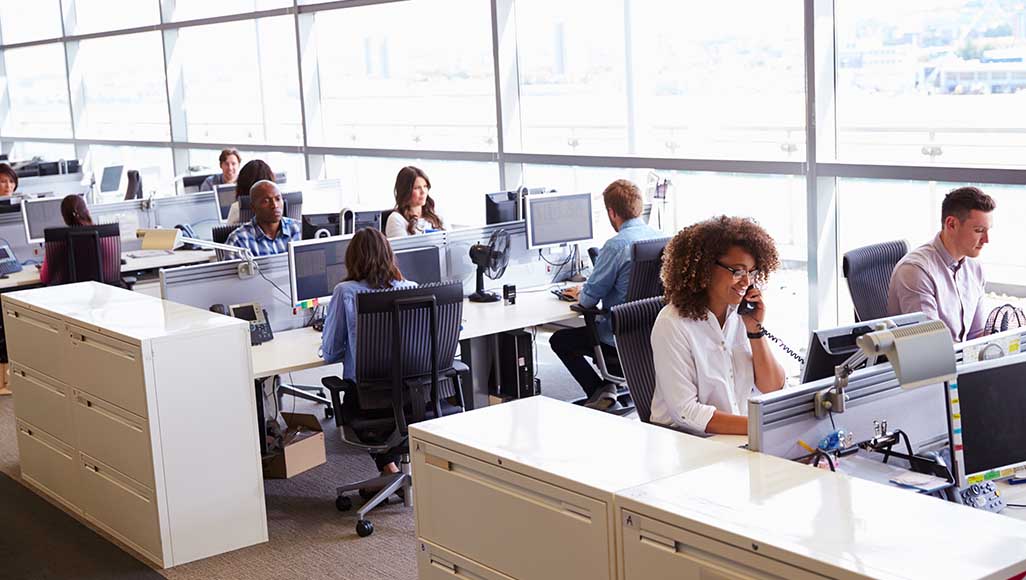 Mutélios Combattre bruit au travail, personnes dans un open space
