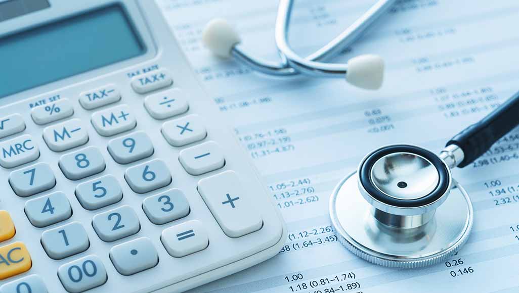 Mutélios lutte contre la fraude, calculatrice et stéthoscope